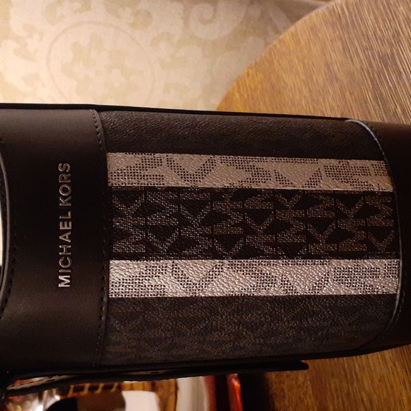 MICHAEL KORS BLACK MULTI WINE BOTTLE HOLDER NEW - Picture 3 of 13
